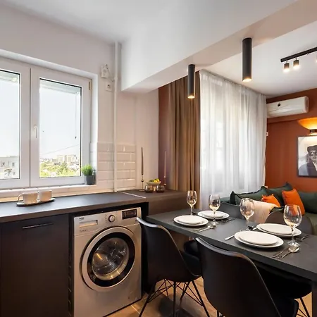 Artful & Light-filled 2br On Calea Victoriei - Prime Spot *