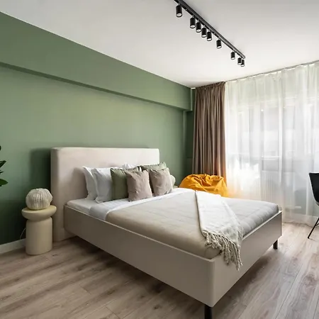 Artful & Light-filled 2br On Calea Victoriei - Prime Spot דירה *