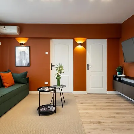 Artful & Light-filled 2br On Calea Victoriei - Prime Spot Bukarest