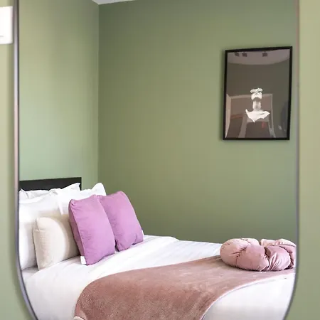 Апартаменты Artful & Light-filled 2br On Calea Victoriei - Prime Spot Бухарест