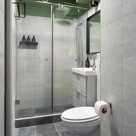 Artful & Light-filled 2br On Calea Victoriei - Prime Spot