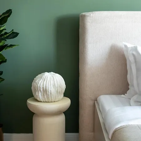 Artful & Light-filled 2br On Calea Victoriei - Prime Spot Бухарест