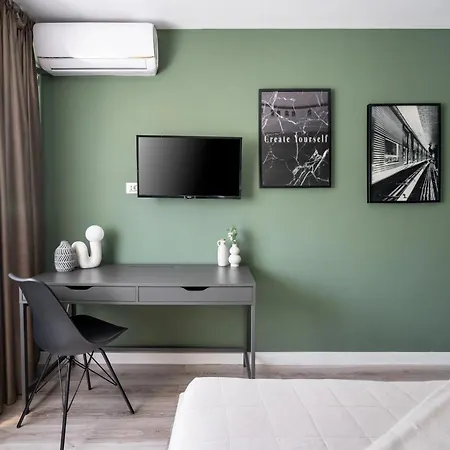 Artful & Light-filled 2br On Calea Victoriei - Prime Spot Апартаменты *