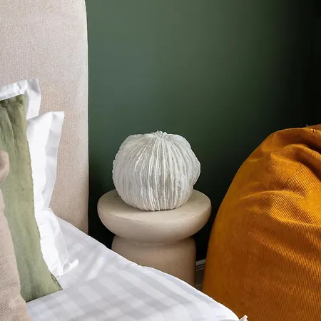 Artful & Light-filled 2br On Calea Victoriei - Prime Spot *