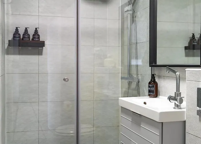 Artful & Light-filled 2br On Calea Victoriei - Prime Spot Bukarest