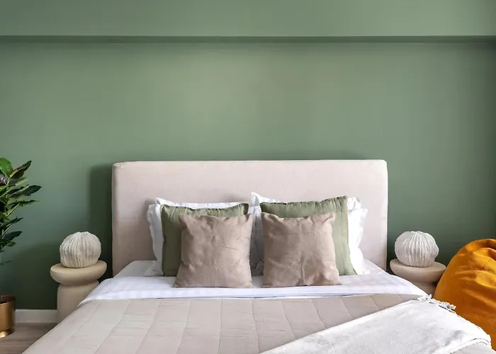 Artful&light-filled 2br On Calea Victoriei - Prime Spot Apartament *