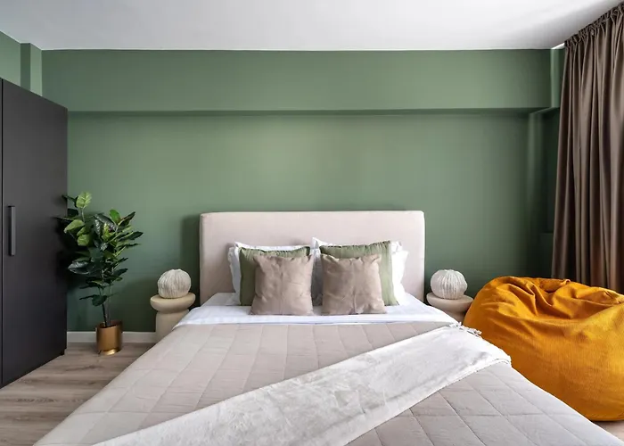 Artful & Light-filled 2br On Calea Victoriei - Prime Spot Apartment Bukarest