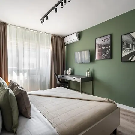 Artful & Light-filled 2br On Calea Victoriei - Prime Spot Apartment Bucharest