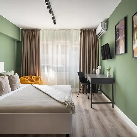 Artful & Light-filled 2br On Calea Victoriei - Prime Spot *