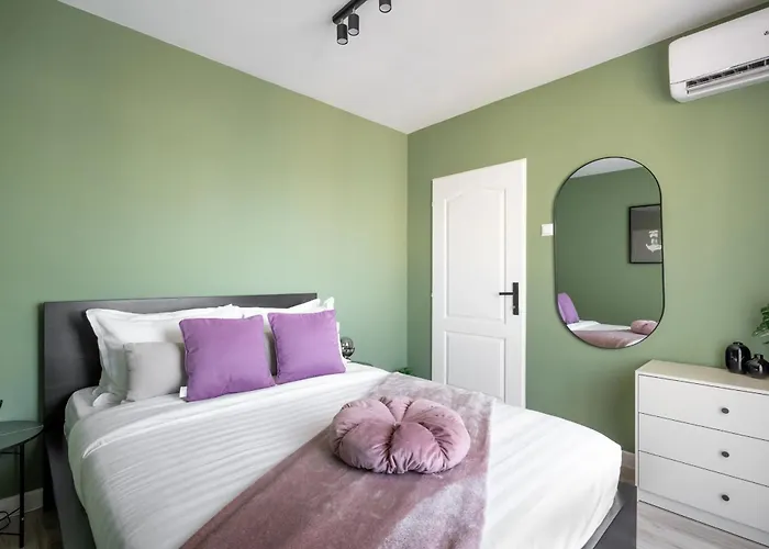 Artful & Light-filled 2br On Calea Victoriei - Prime Spot Lägenhet Bukarest