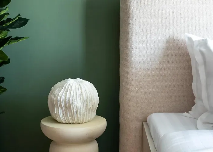 Artful & Light-filled 2br On Calea Victoriei - Prime Spot Bukarest