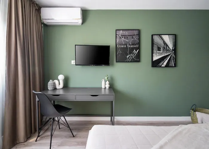 Artful & Light-filled 2br On Calea Victoriei - Prime Spot Lägenhet *